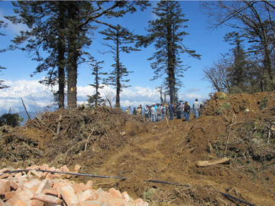 縣委常委、縣政府副縣長(zhǎng)胡濟(jì)均到王崗坪調(diào)研生態(tài)旅游開(kāi)發(fā)建設(shè)項(xiàng)目